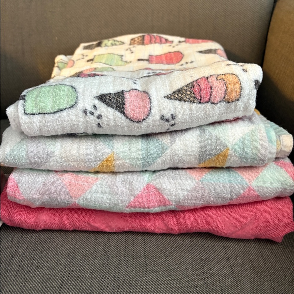 Set of 4 Tula Blankets